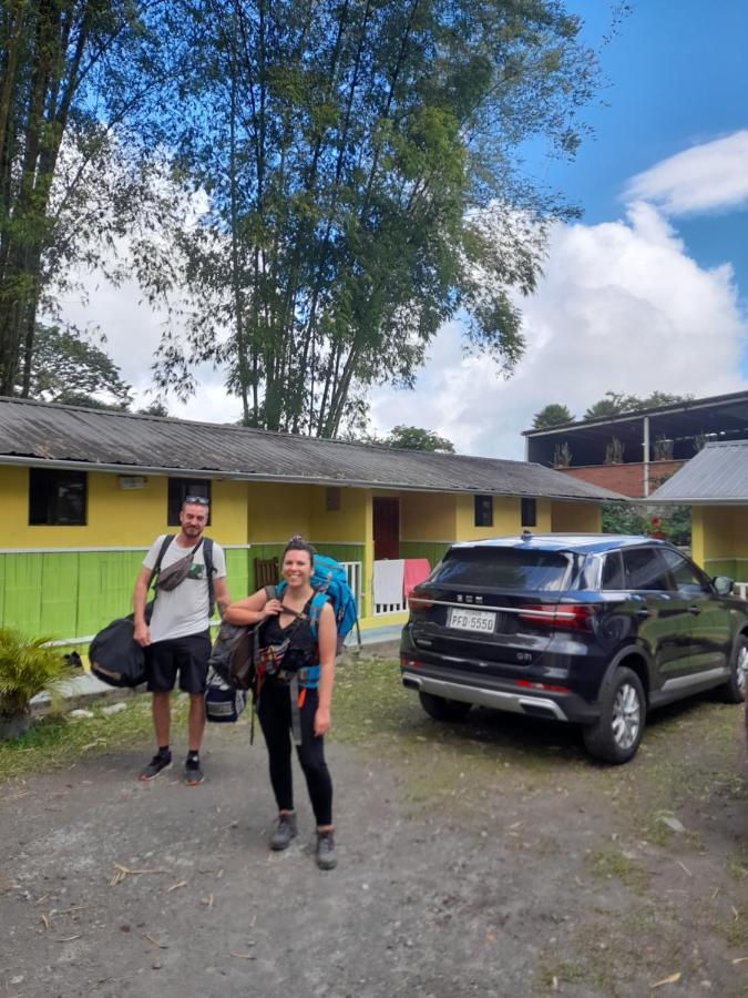 فندق Hostal Henrry'S ميندو المظهر الخارجي الصورة