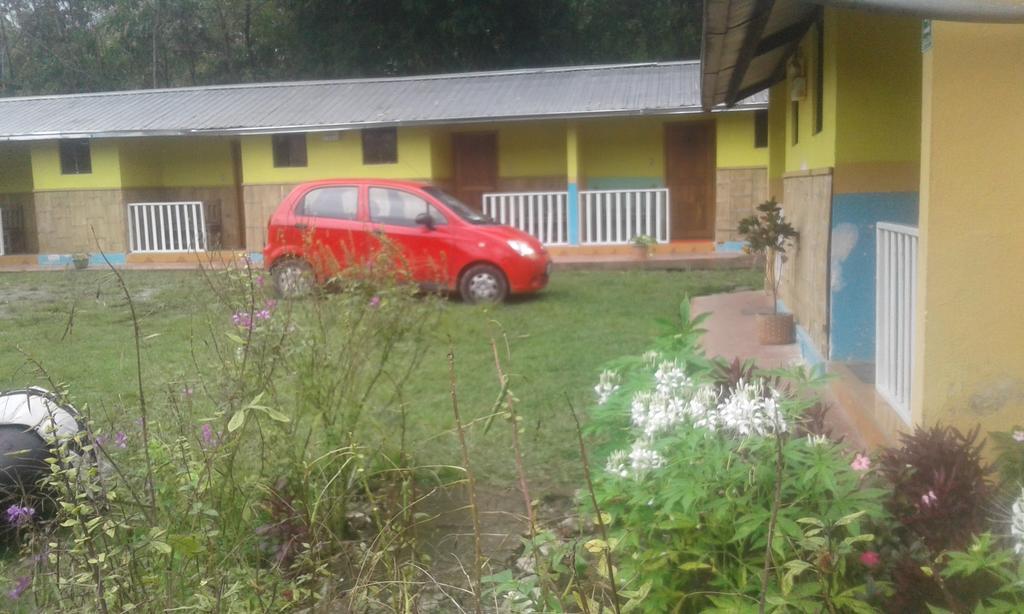 فندق Hostal Henrry'S ميندو المظهر الخارجي الصورة